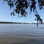 Watersedge Retreat, Views, Sunsets, Dogs Welcome *