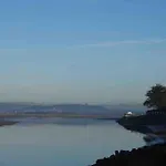 Vakantiehuis Watersedge Retreat, Views, Sunsets, Dogs Welcome