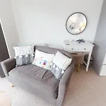 Watersedge Retreat, Views, Sunsets, Dogs Welcome * Sandside (Beetham)