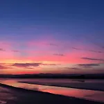 Watersedge Retreat, Views, Sunsets, Dogs Welcome