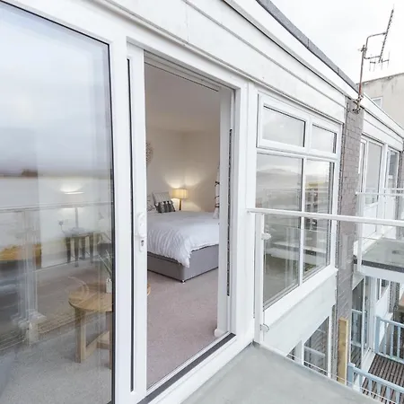 Tatil Evi Watersedge Retreat, Views, Sunsets, Dogs Welcome Sandside (Beetham)