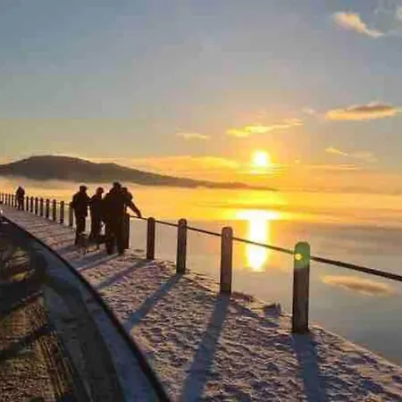 Watersedge Retreat, Views, Sunsets, Dogs Welcome 度假居 *