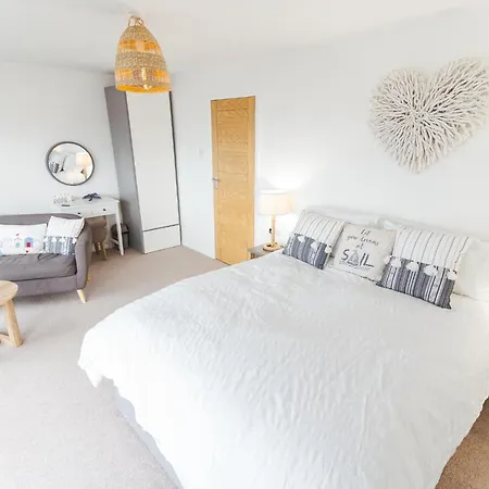 Watersedge Retreat, Views, Sunsets, Dogs Welcome *