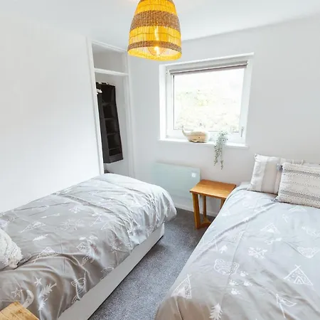 Tatil Evi Watersedge Retreat, Views, Sunsets, Dogs Welcome Sandside (Beetham)