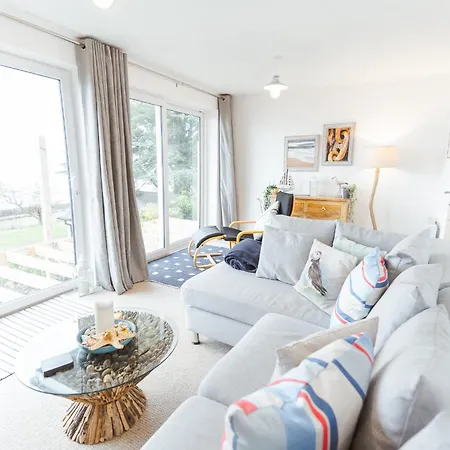 Watersedge Retreat, Views, Sunsets, Dogs Welcome Tatil Evi *