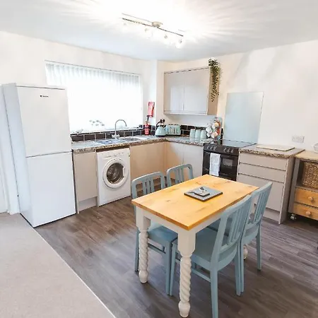 Watersedge Retreat, Views, Sunsets, Dogs Welcome * Sandside (Beetham)